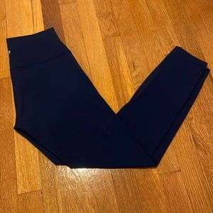 Lululemon size 6 wunder train leggings in true navy 25 inch length